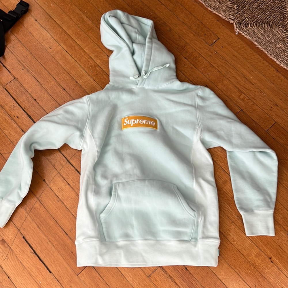 Supreme hoodie